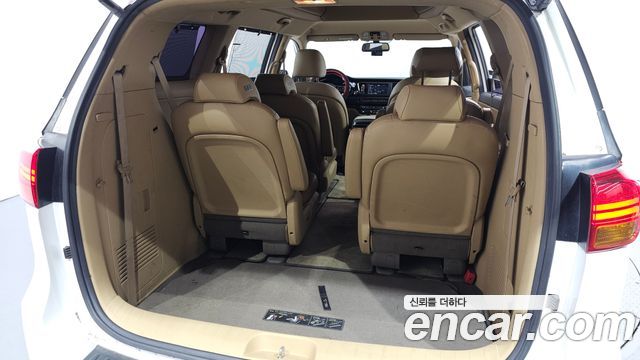 Kia Canival 2018 — photo 20