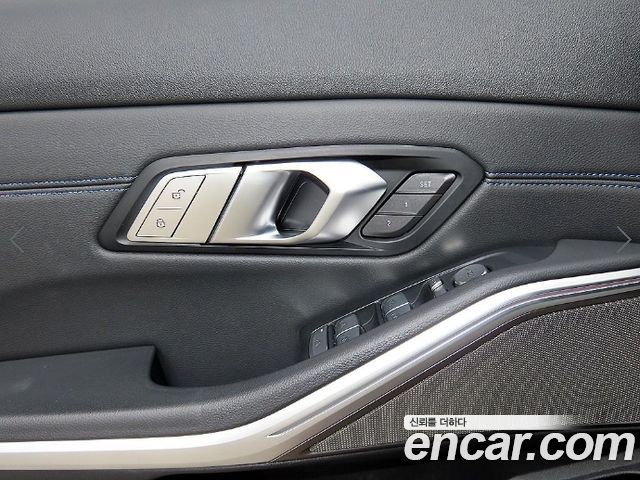 BMW 3-Series 2021 — photo 12