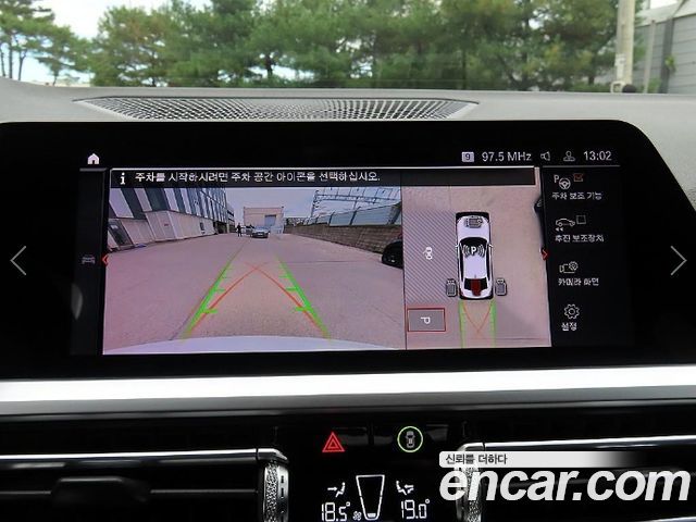 BMW 3-Series 2021 — photo 15