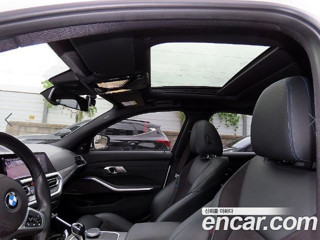 BMW 3-Series 2021 — photo 17