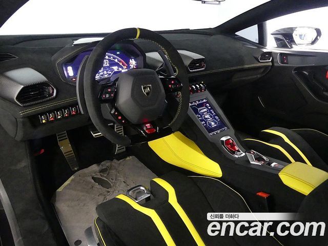 Lamborghini Huracan 2022 — photo 9