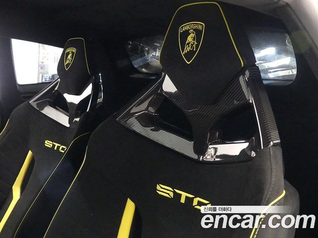 Lamborghini Huracan 2022 — photo 11