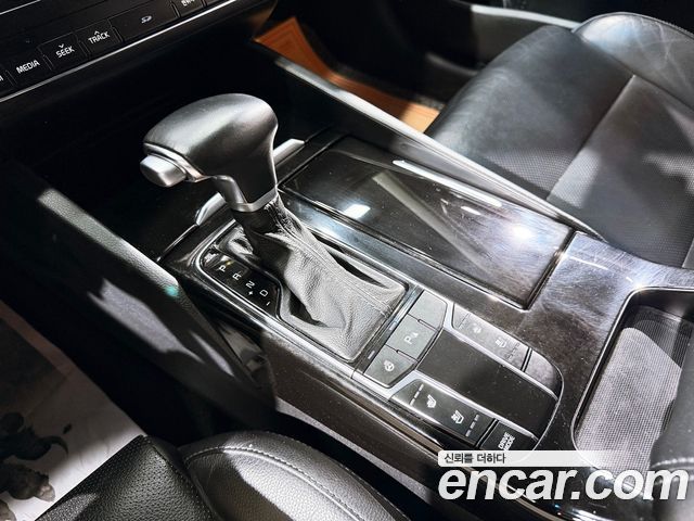 Kia K7 2016 — photo 9