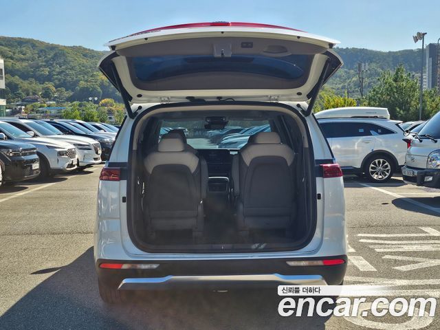 Kia Canival 2021 — photo 7