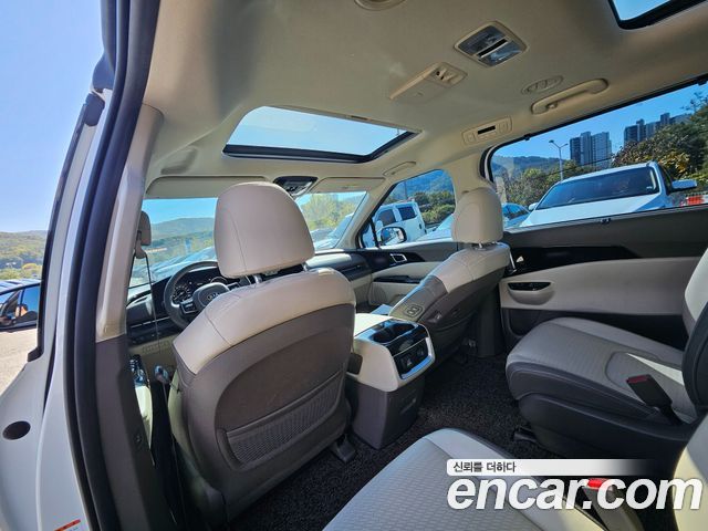 Kia Canival 2021 — photo 10