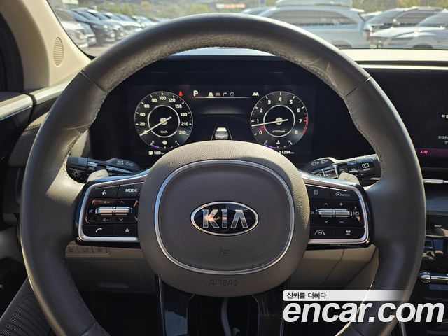 Kia Canival 2021 — photo 18