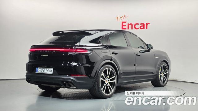 Porsche Cayenne 2024 — photo 2