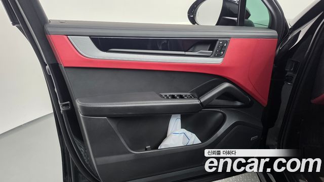 Porsche Cayenne 2024 — photo 14
