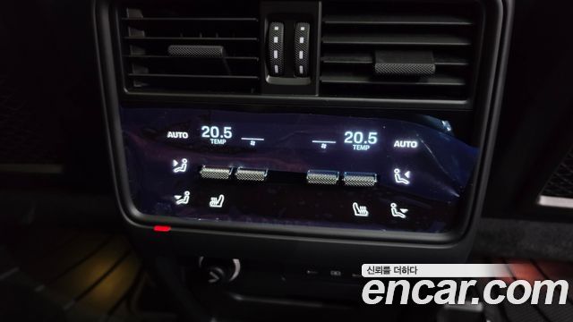 Porsche Cayenne 2024 — photo 35