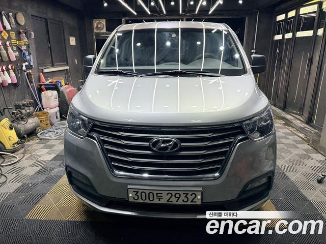Hyundai Starex 2018 — photo 1