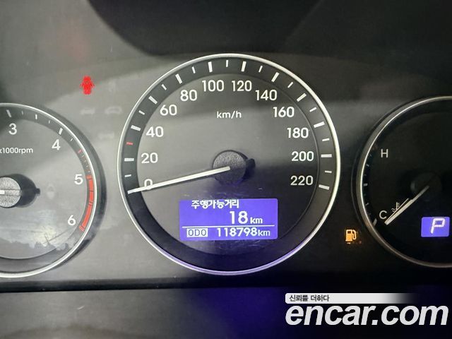 Hyundai Starex 2018 — photo 11