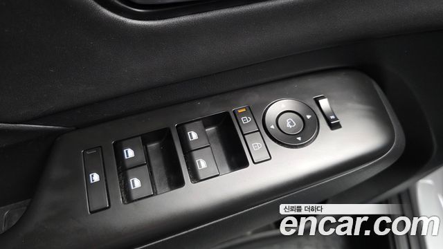 Hyundai Kona 2023 — photo 29