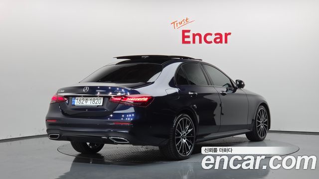 Mercedes-Benz E-Class 2023 — photo 2