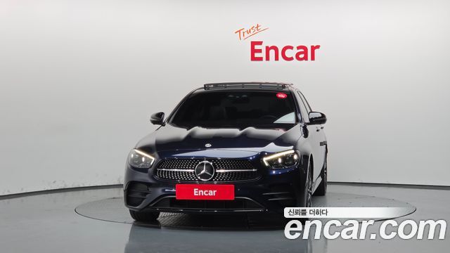 Mercedes-Benz E-Class 2023 — photo 3