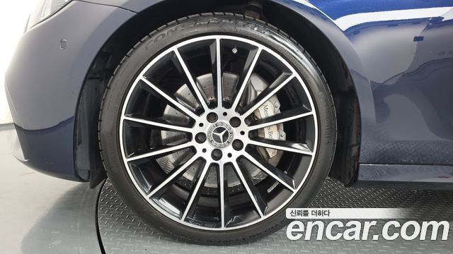 Mercedes-Benz E-Class 2023 — photo 5
