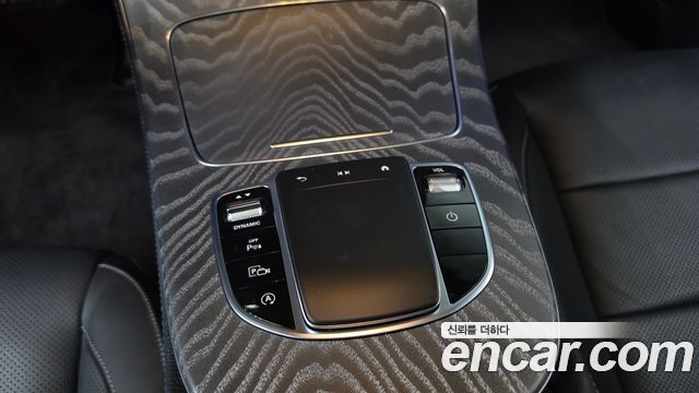 Mercedes-Benz E-Class 2023 — photo 22