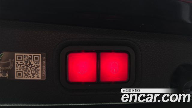 Mercedes-Benz E-Class 2023 — photo 26