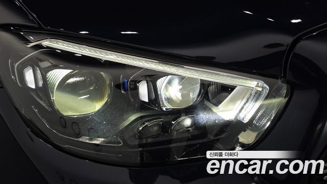 Mercedes-Benz E-Class 2023 — photo 8