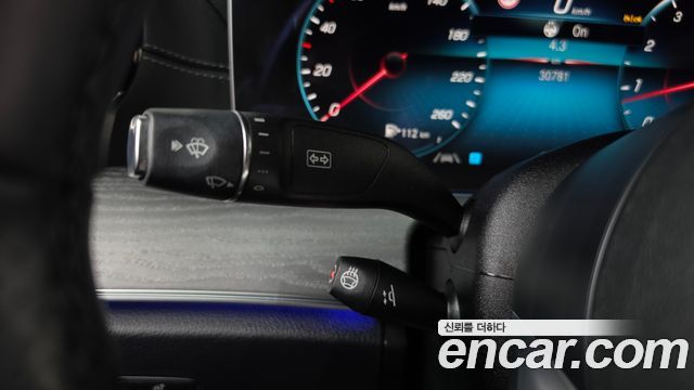 Mercedes-Benz E-Class 2023 — photo 29