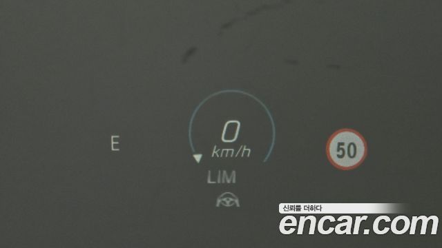 Mercedes-Benz E-Class 2023 — photo 31