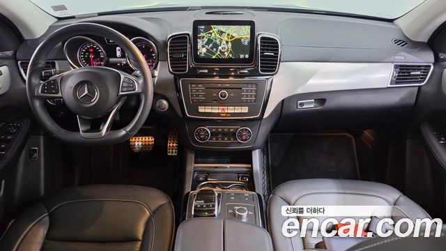 Mercedes-Benz GLE-Class 2018 — photo 10