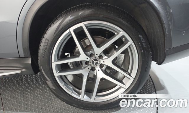 Mercedes-Benz GLE-Class 2018 — photo 7