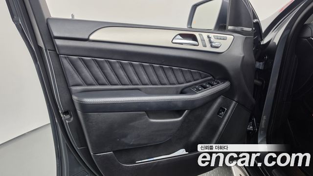 Mercedes-Benz GLE-Class 2018 — photo 14