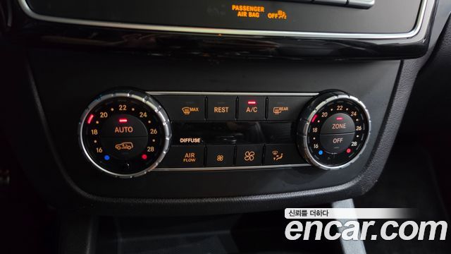 Mercedes-Benz GLE-Class 2018 — photo 31