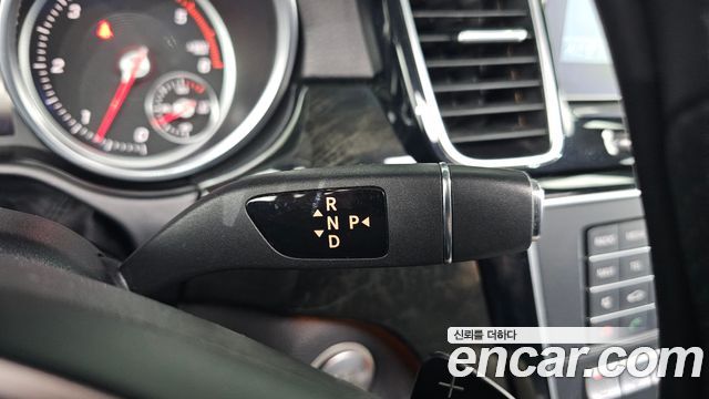 Mercedes-Benz GLE-Class 2016 — photo 9