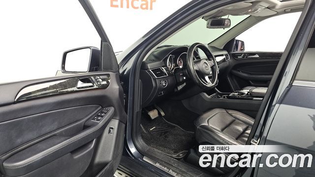 Mercedes-Benz GLE-Class 2016 — photo 10