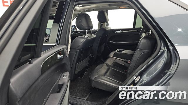 Mercedes-Benz GLE-Class 2016 — photo 12