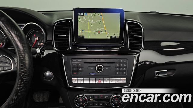 Mercedes-Benz GLE-Class 2016 — photo 14