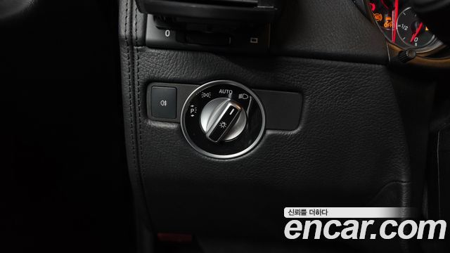 Mercedes-Benz G-Class 2017 — photo 27
