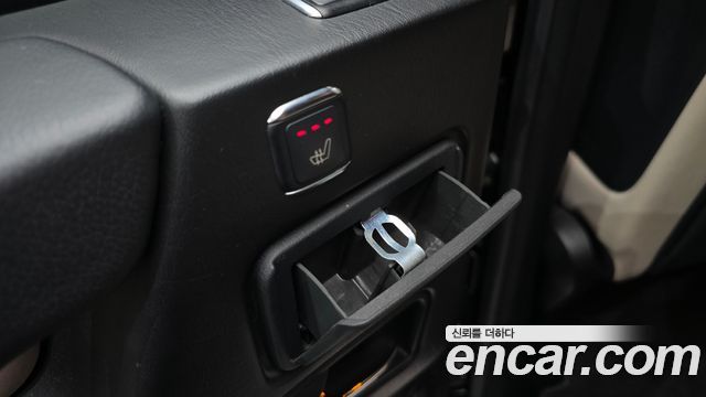 Mercedes-Benz G-Class 2017 — photo 33