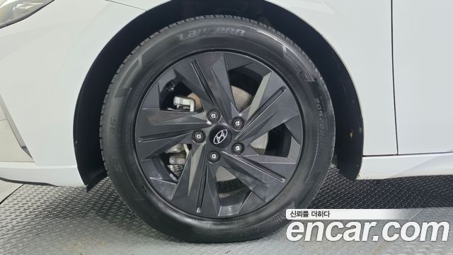 Hyundai AVANTE 2021 — photo 5