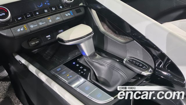 Hyundai AVANTE 2021 — photo 12