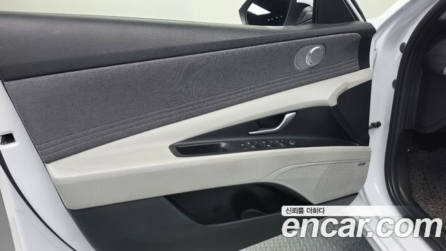 Hyundai AVANTE 2021 — photo 24