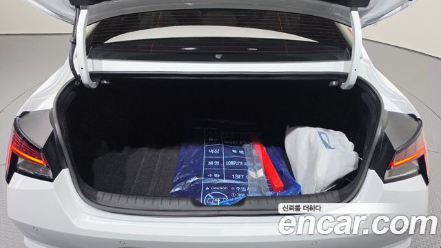 Hyundai AVANTE 2021 — photo 30