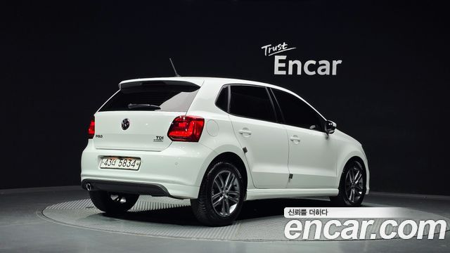 Volkswagen Polo 2015 — photo 2