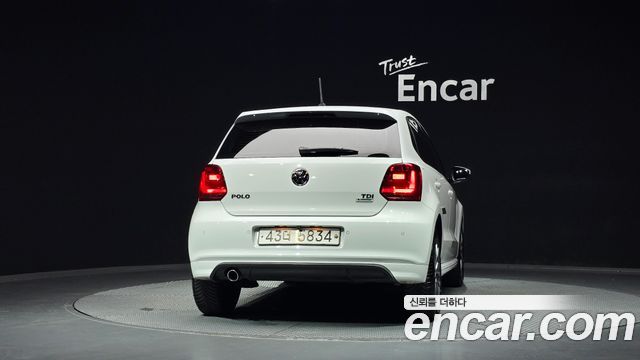 Volkswagen Polo 2015 — photo 4