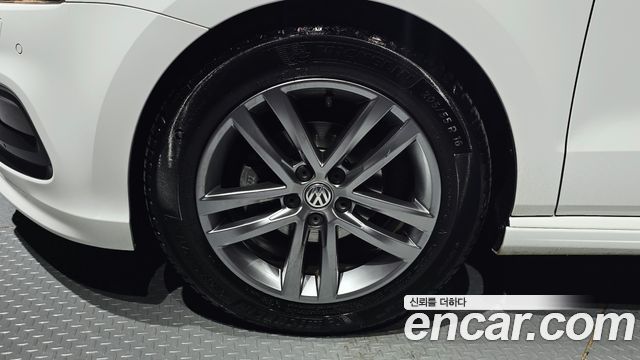 Volkswagen Polo 2015 — photo 5