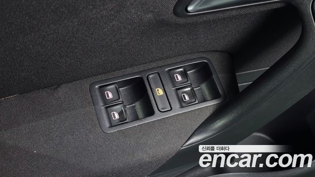 Volkswagen Polo 2015 — photo 15