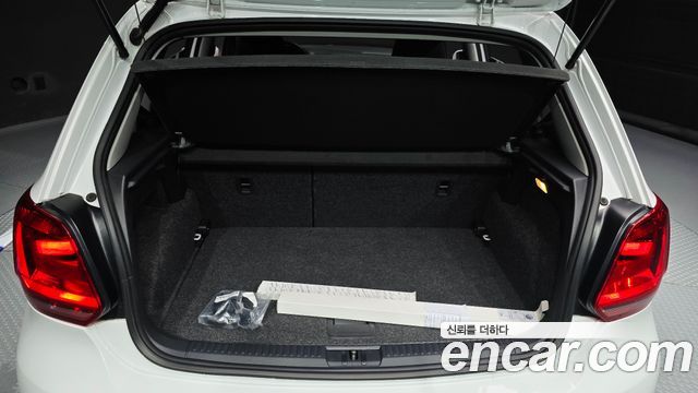 Volkswagen Polo 2015 — photo 20