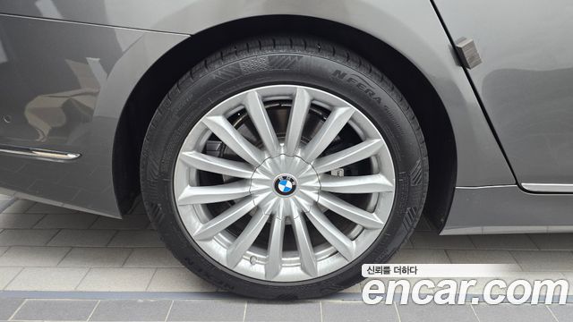 BMW 7-Series 2016 — photo 5