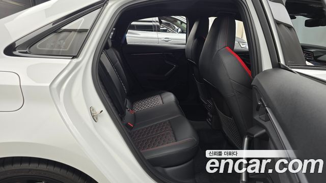 Audi RS3 2025 — photo 17