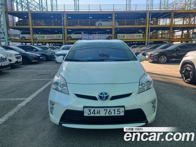 Toyota Prius 2013 — photo 2