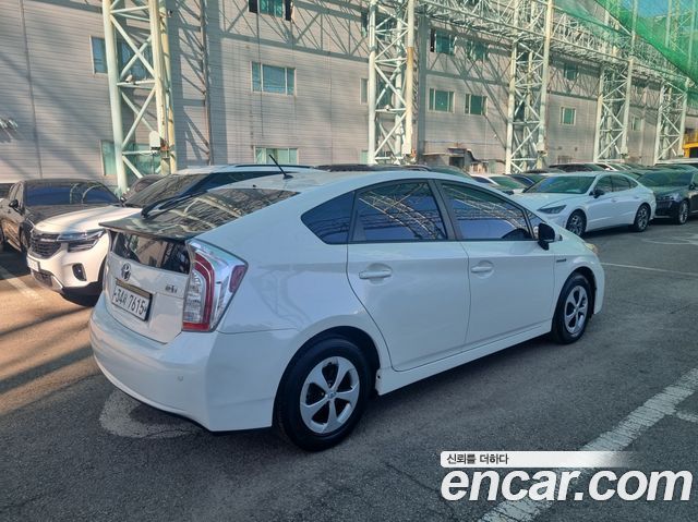 Toyota Prius 2013 — photo 4