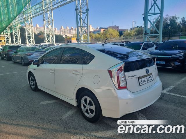 Toyota Prius 2013 — photo 6