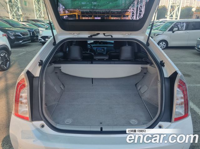 Toyota Prius 2013 — photo 7