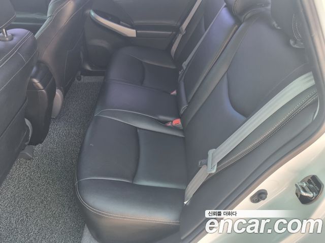 Toyota Prius 2013 — photo 8